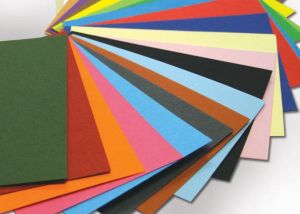 Цветен картон Fabriano Colore 100/70 cm 200 g/m²а тъмно лилав