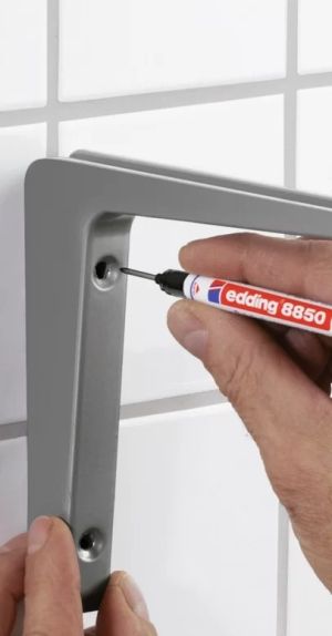 Перманентен маркер за труднодостъпни места  edding®  E-8850 с удължен връх  0.7 - 1 милиметра
