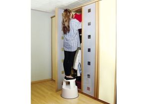 Подвижна степенка Wedo Kikstool 212 237